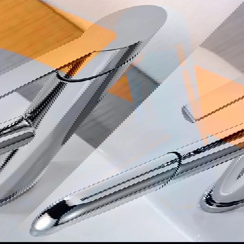 Chaf Contemporary Single Lever Handle Bathroom Tap with Pullout Spray in Polished Chrome - 