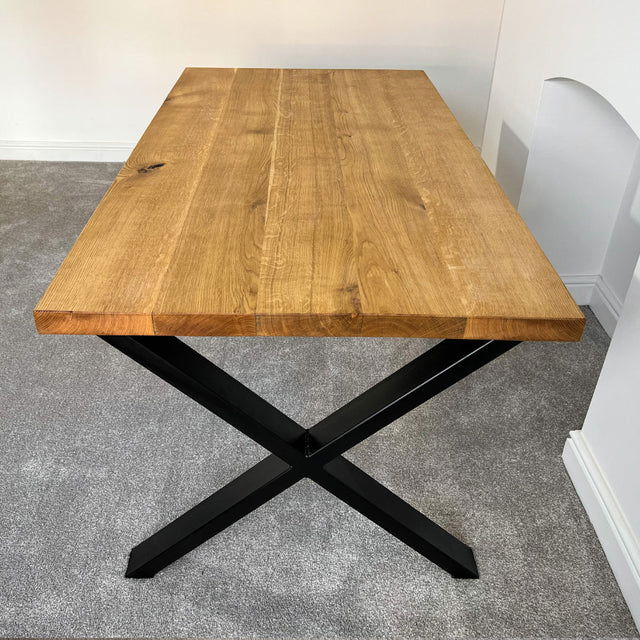 Sophisticated Oak Dining Table - 